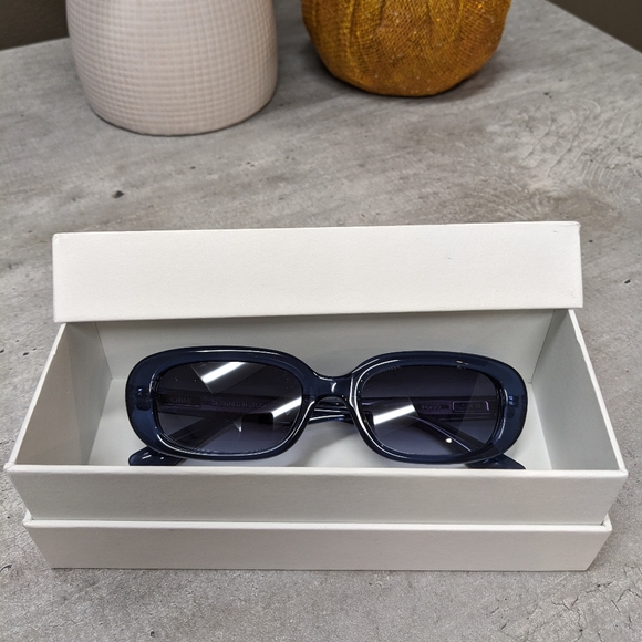 Women's Chimi Sunglasses - Picture 1 of 7